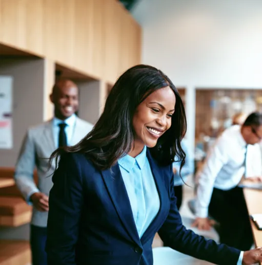 woman-smiling-in-lobby-aura-sizes